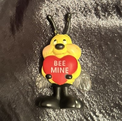 Gibson Vintage Be Mine Valentine's Day Pin Honey Bee Holding a Heart BEE MINE