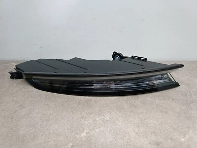 Original Porsche Taycan 9J1-2 Rücklicht LED links EXCLUSIVE ECE 9JA945095A - Bild 1 von 4