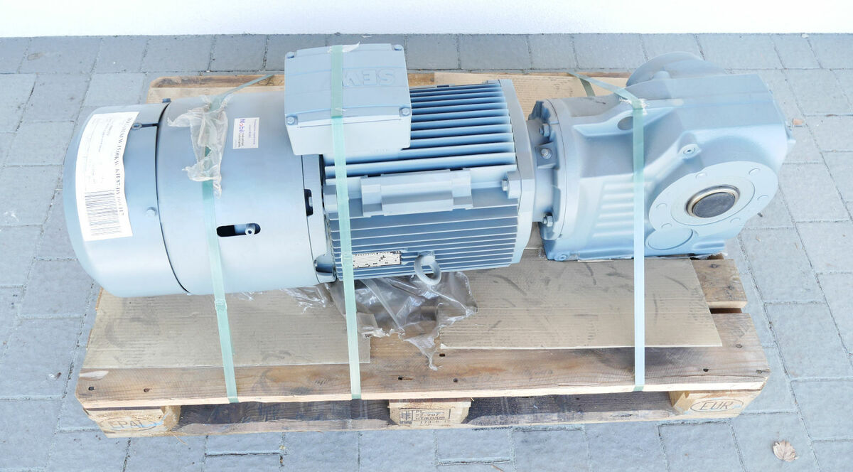 SEW EURODRIVE KH87 DV160L4/BM/HF/TF/EV1S i=17,42 15kW 1710Nm SEW EURODRIVE KH87 DV160L4/BM/HF/TF/EV1S i=17,42 15kW 1710Nm
