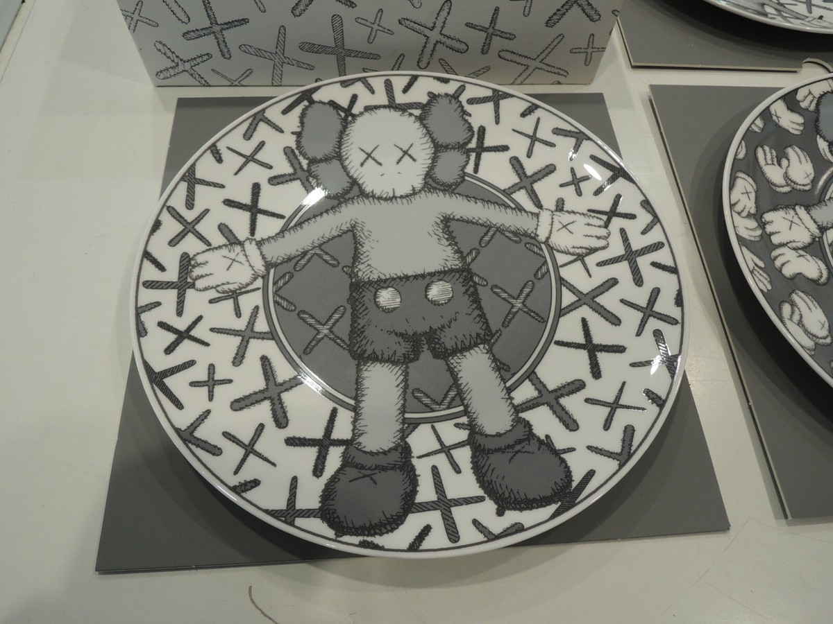 工芸品 plate by kaws ed250 artware editions 工芸品 plate by kaws ed250 artware editions Artist Plate
