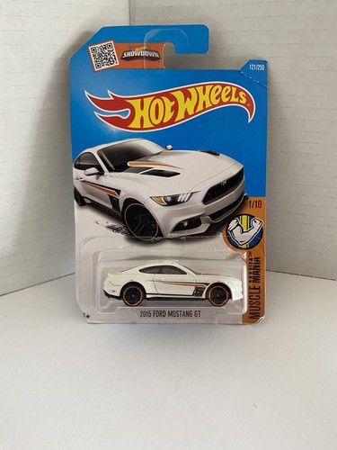 Hot Wheels 2015 Ford Mustang GT WHITE Muscle Mania Series 1/10 - Mattel 2015