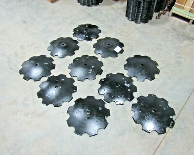 10 18'' DISC HARROW BLADE NOTCHED 3.5MM (9 GAUGE) 1'' SQUARE OR 1-1/8'' SQUARE AXLE