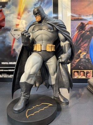 Batman DC Designer Series Andy Kubert Dark Knight 12'' Statue (1228/5200) 