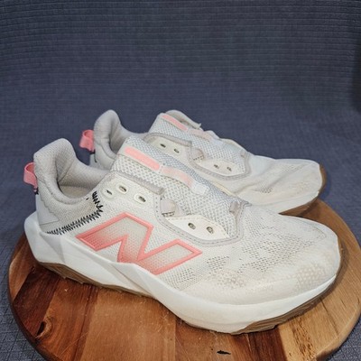 New Balance Athletic Shoes Women's White Pink US 8 Fresh Foam Trail Toe Protect