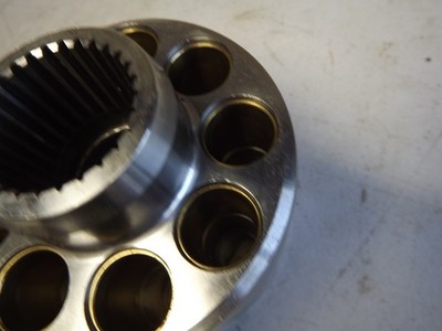 Sauer/ sunstrand 90 L rotary parts nice pistons barrel used