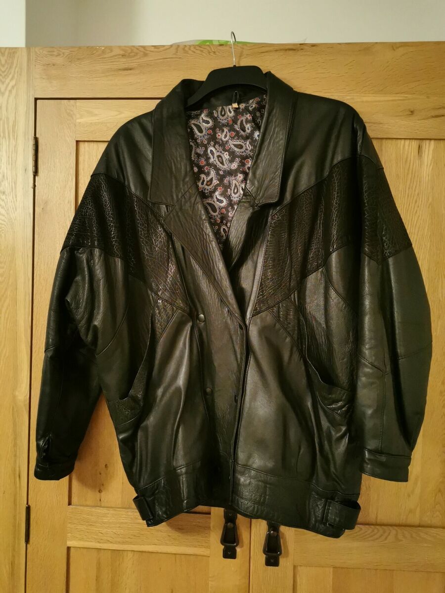 Size M Vintage 1980s Batwing Leather Jacket With Animal Size M Vintage 1980s Batwing Leather Jacket With Animal