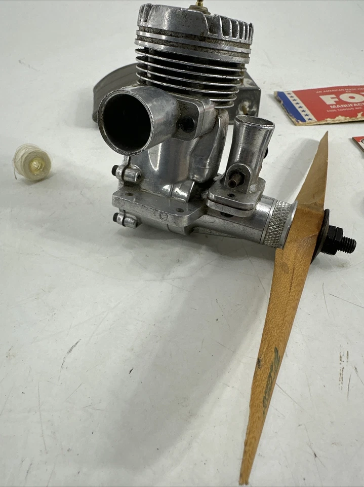 Fox 40 RC Model Airplane Engine, cleaned, Pylon Prop.  Bellcrank Misc Parts - Image 3 of 4