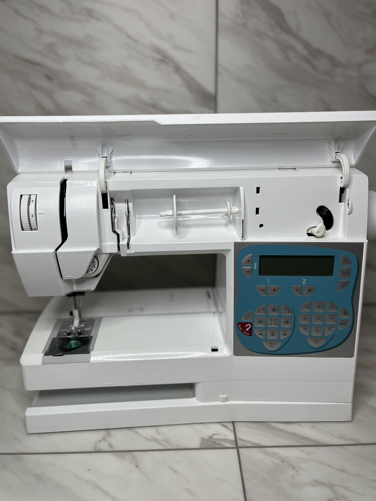 Husqvarna Viking Scandinavia 300 Sewing Embroidery Machine W