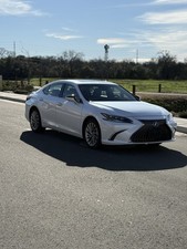 2022 Lexus ES300h 300H ultra luxury