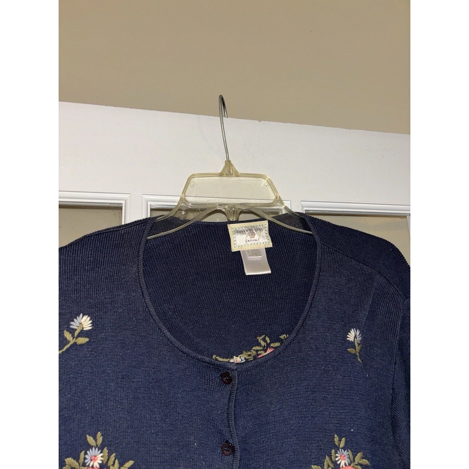 Susan Bristol Casuals navy knit sweater flower embroidered button down 1xlW 18W - Image 3 of 4