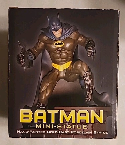 DC Direct Batman Clock Tower By Bisley Limited Edition Mini-Statue #1374 Of 4000 - Picture 2 of 3