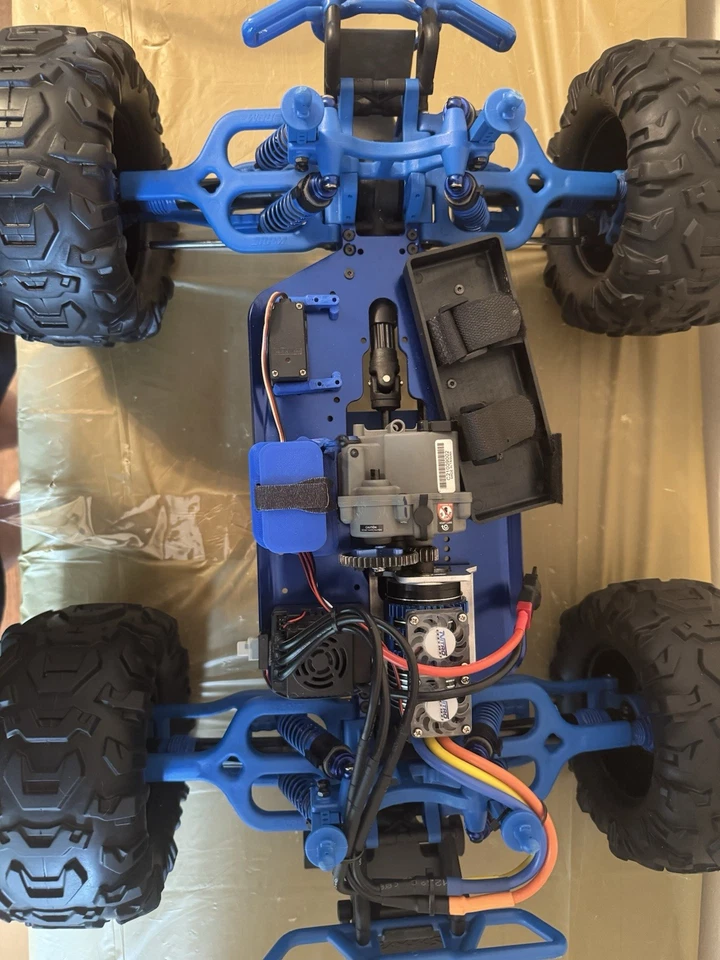 Traxxas T-Maxx Brushless Conversion ARTR W/ Extras - Image 4 of 4