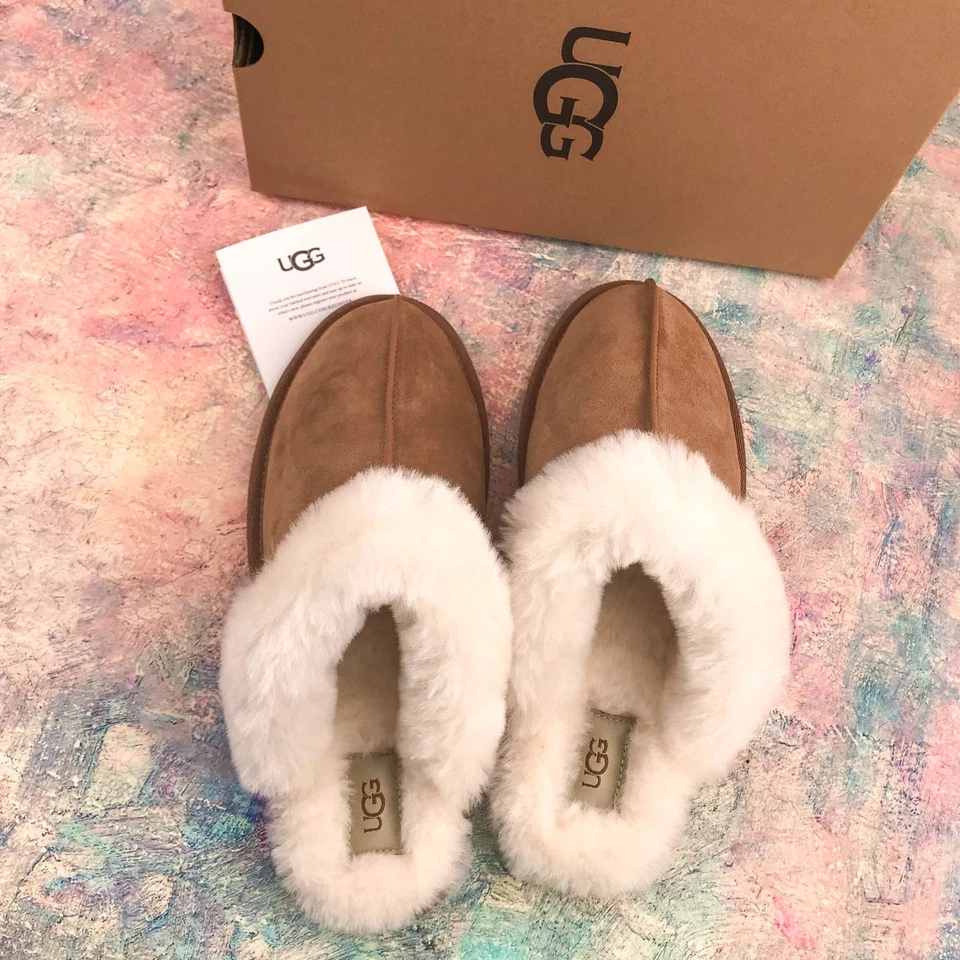Zapatillas planas para mujer UGG Scuffette II castaño piel de oveja sin cordones con lana US6-11 Foto 2 de 4