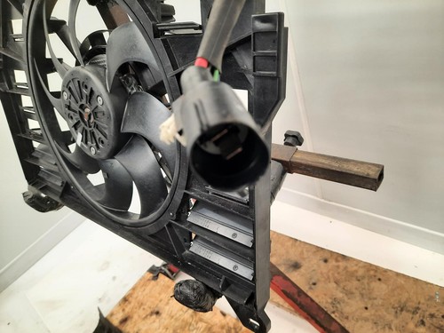 JAGUAR I-PACE Radiator Cooling Fan 2017-2024 0.0L EV400 500151604 - Picture 4 of 8