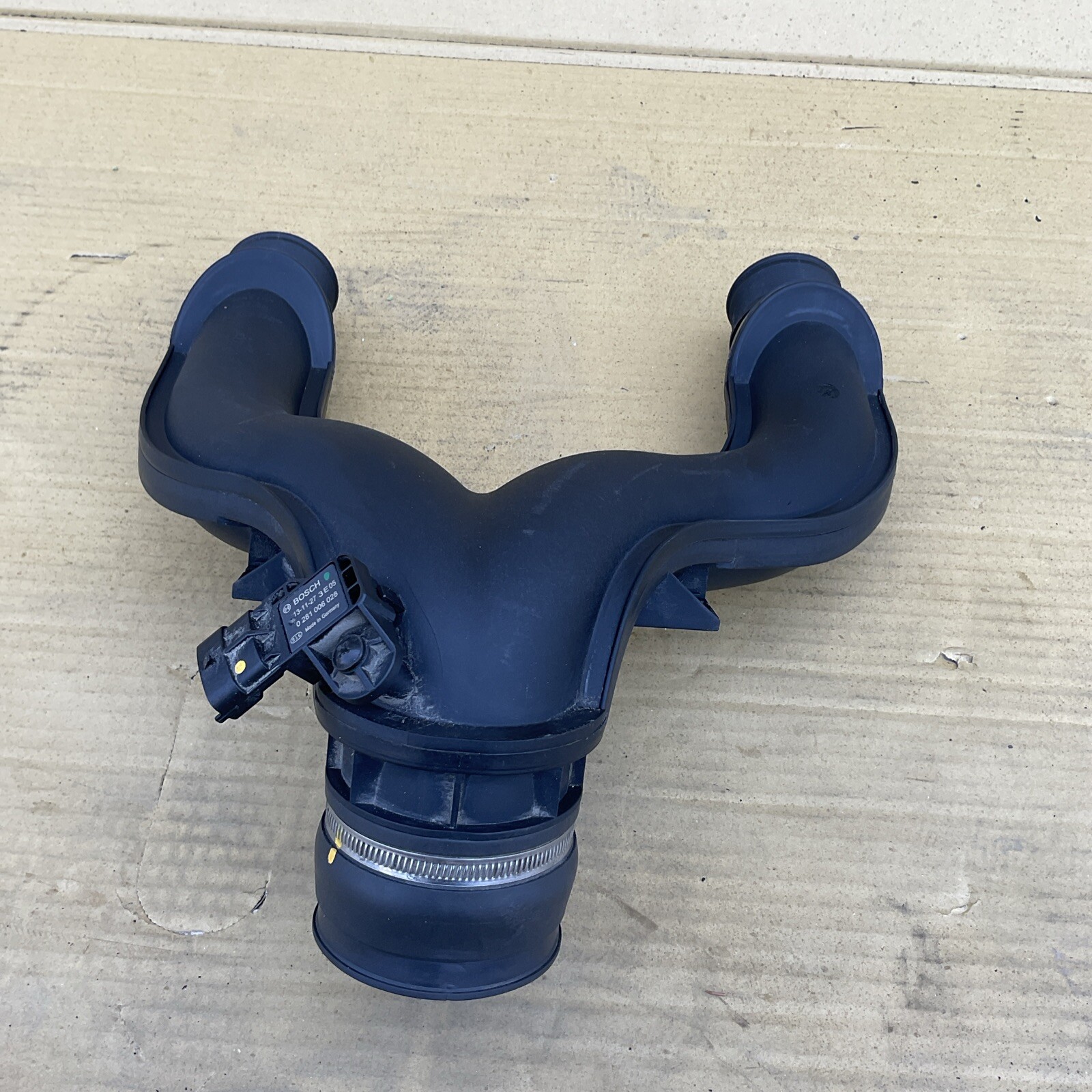 2014 to 2017 Maserati Quattroporte Front Engine Air Intake Inlet Tube OEM B4640