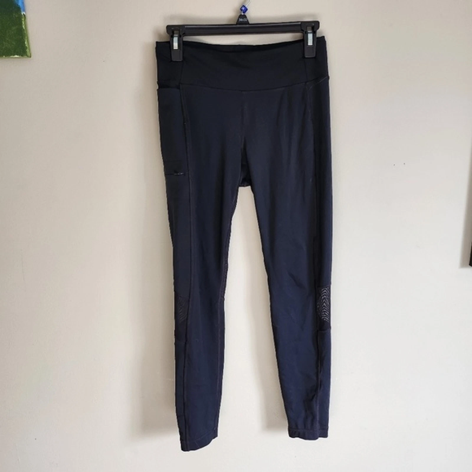 lole with pocket mesh accent on leg leggings