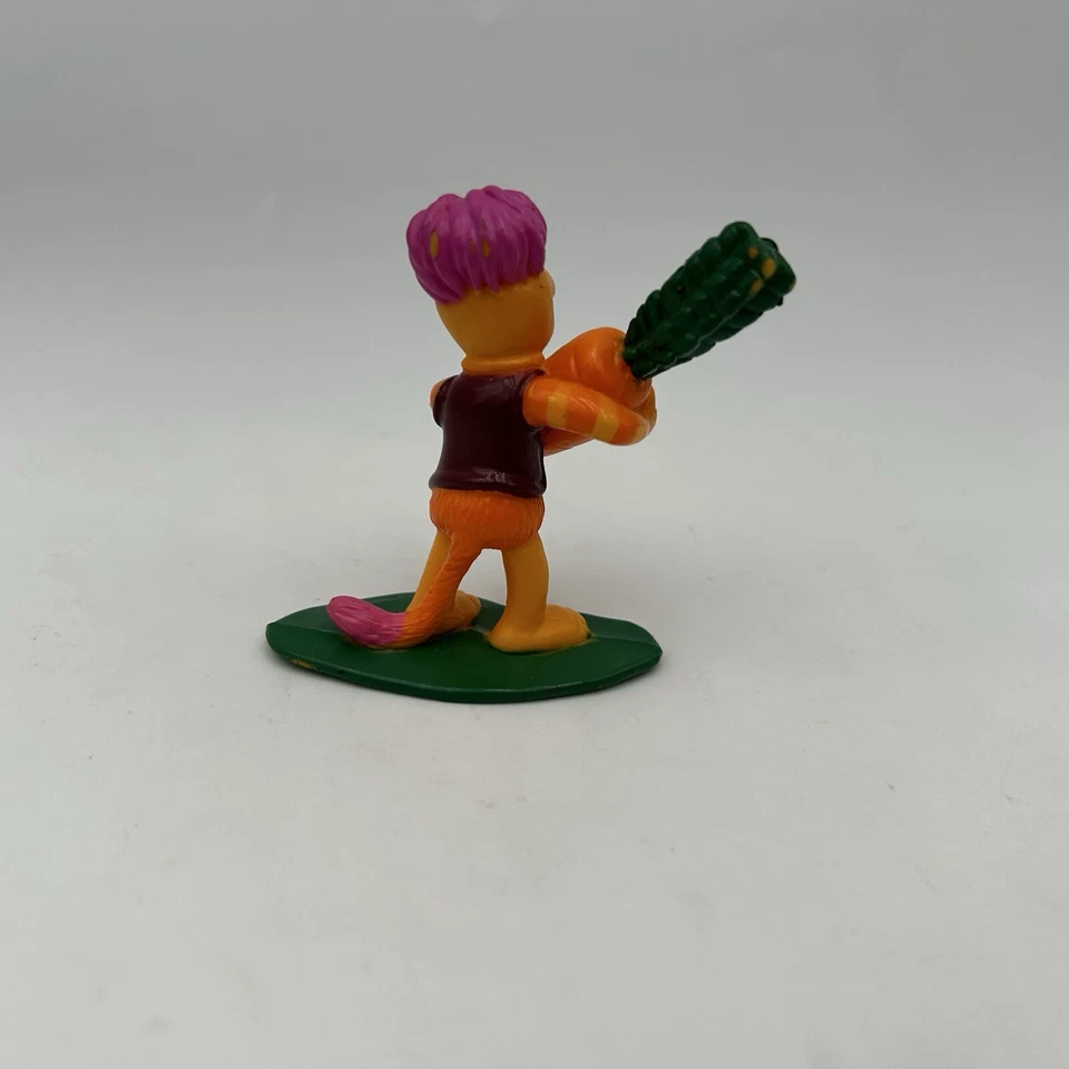 Figura de PVC Fraggle Rock Gobo 1988 2,5" sosteniendo zanahoria vintage Jim Henson Foto 3 de 4