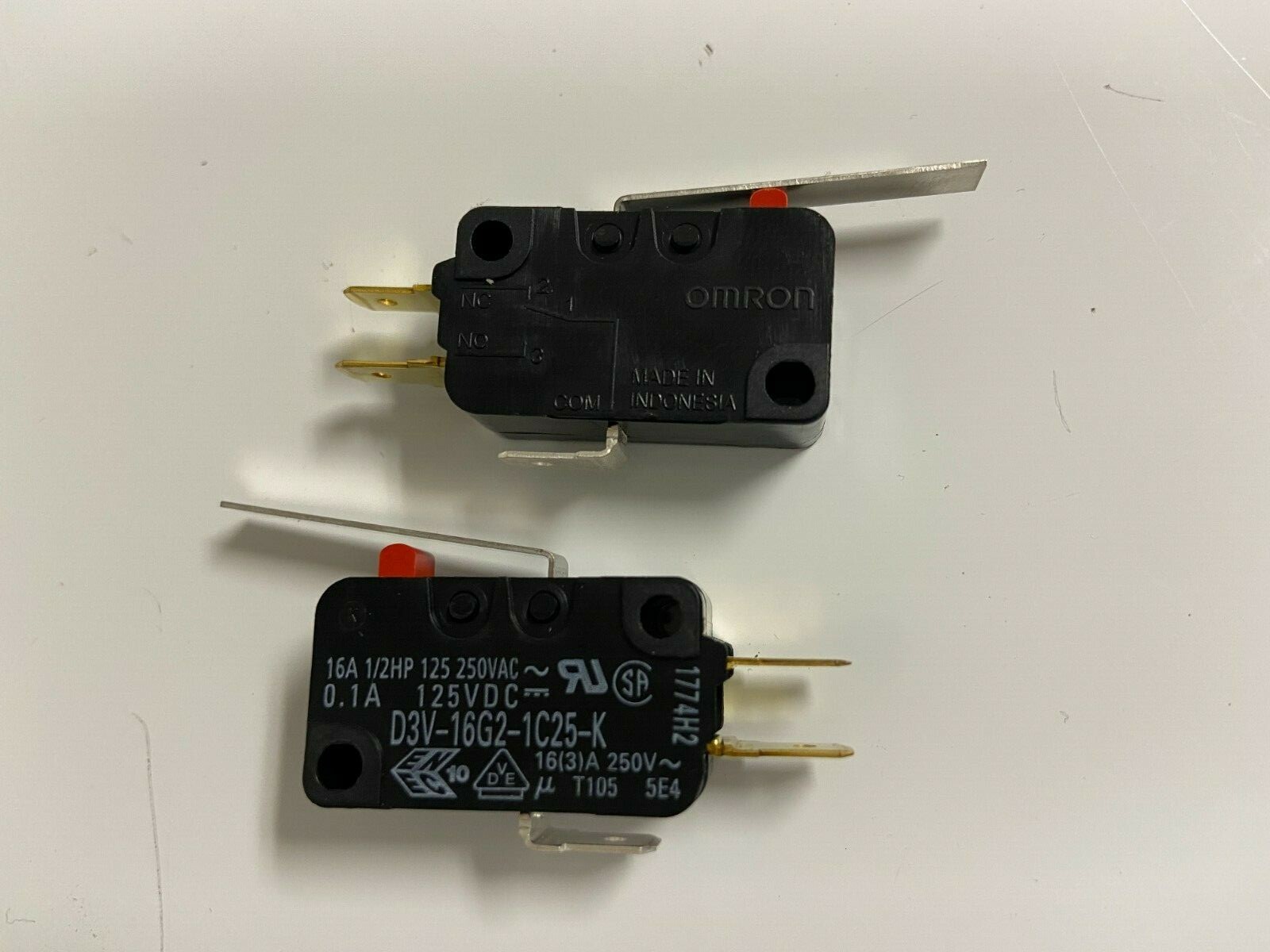 Interruptor De Puerta Para Microondas - Modelo D3V-16G-1C25-K / 4392027 (compatible Con Varios)