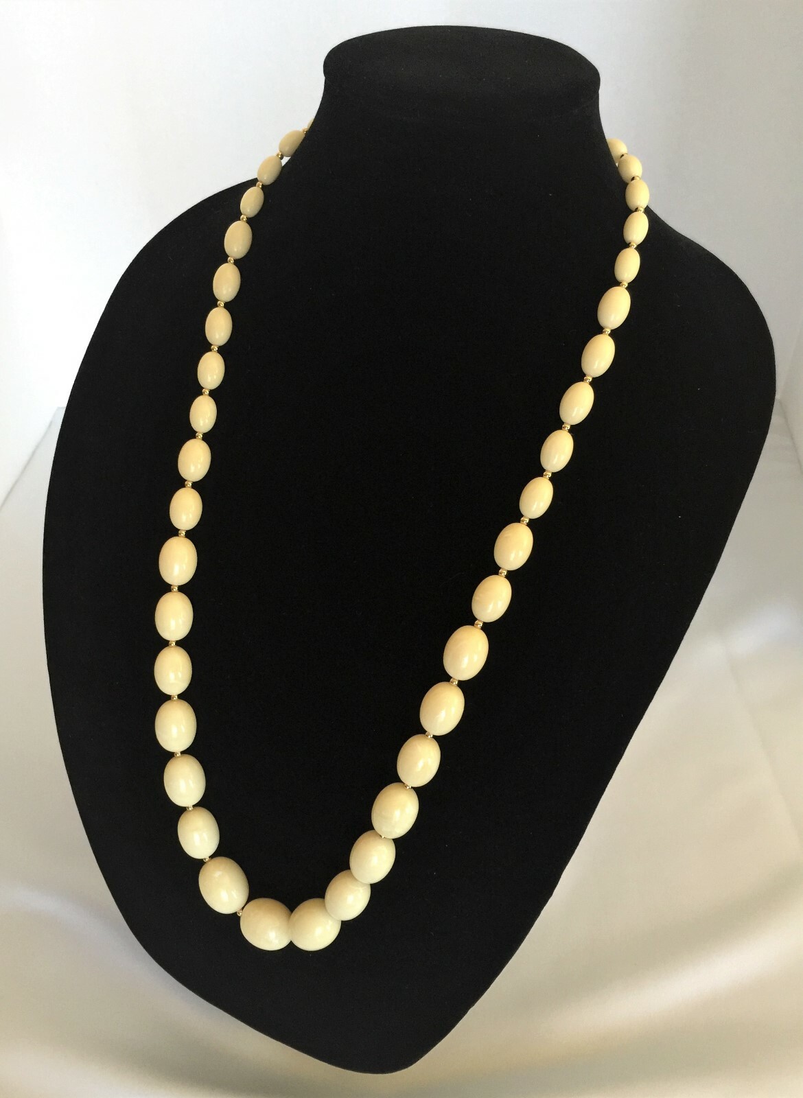   JOAN RIVERS COLLECTION CREAM COLOR BEAD NECKLACE 30''&nbsp;