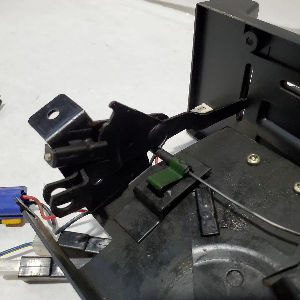 1987 1990 Range Rover OEM AC Temperature Control Has Damage See Pictures - Image 4 of 4