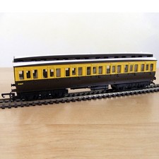 00 Gauge Hornby GWR Clerestory Coach R332 w/ Internal Seating for Model Railway