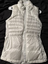Lululemon Down For a Run Vest Grey Goose Down Feathers Size 8 Womens Black