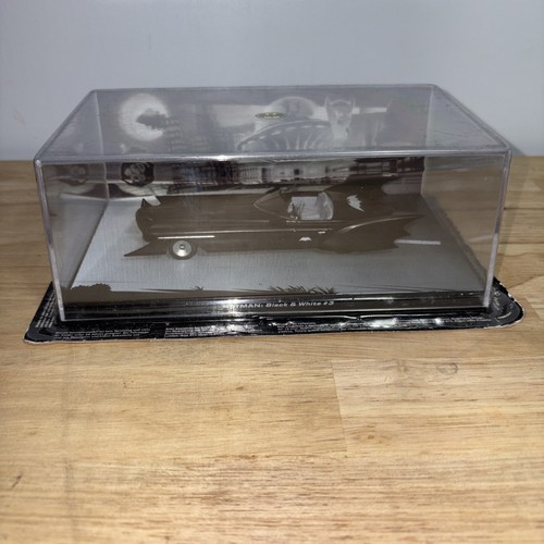 Eaglemoss DC Comics • BATMAN: BLANCO Y NEGRO #3 BATMOBILE Nuevo en Paquete