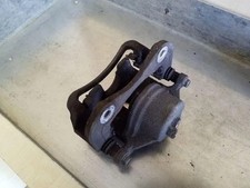 KIA SPORTAGE V NQ5 Bremssattel vorne links 1.7 Diesel / Elektro 169kw 26060664