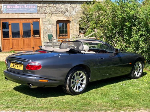 2002 Jaguar XKR 4.0 Supercharged 2dr Auto Convertible Petrol Automatic - Picture 14 of 20