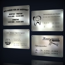 EDELSTAHL FIRMENSCHILD MIT LASERGRAVUR WERBESCHILD FRISEUR PRAXIS BÜRO KANZLEI 