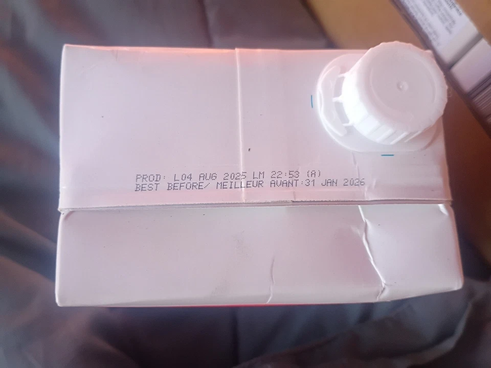 6 pack Starbucks Strawberry Acai 4x Refresher Base Concentrate 1L/33.8 oz - Image 2 of 2