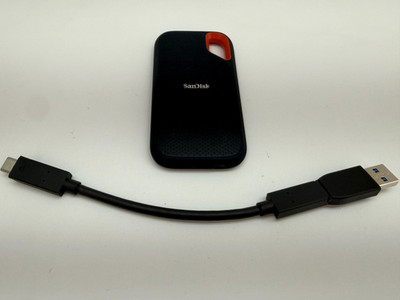 1TB SanDisk Extreme Portable External SSD SDSSDE61-1T00