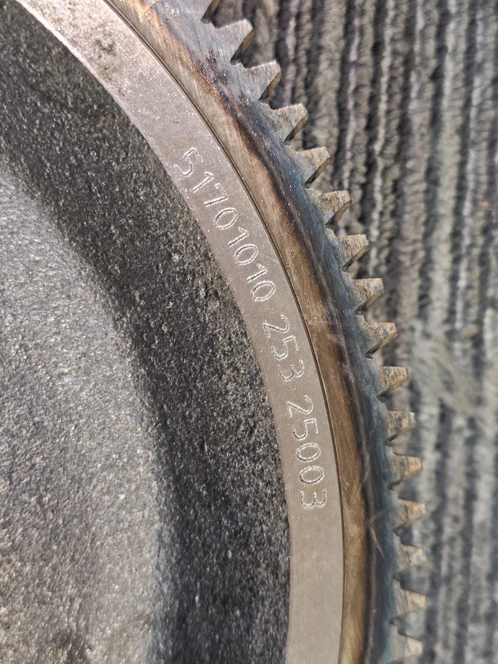 Volante de inercia de masa única LuK LFW287 para Toyota Celica 2005-2006 Corolla 2000-2005 Foto 3 de 4