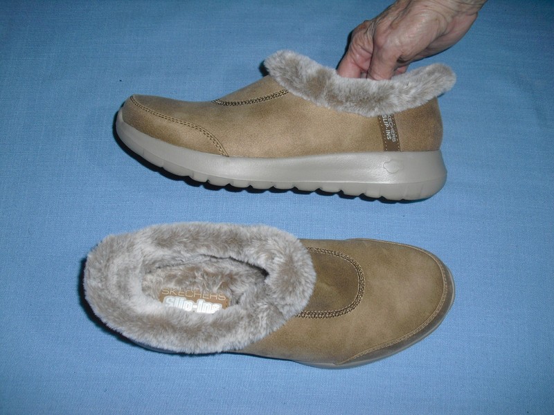 Skechers Women’s Relaxed Fit Easy Going Slip-Ins Slip on 175490 Size 8.5 Tan