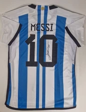 Lionel Messi(10) Argentina Qatar FIFA 2022 hand-signed with COA Free shipping