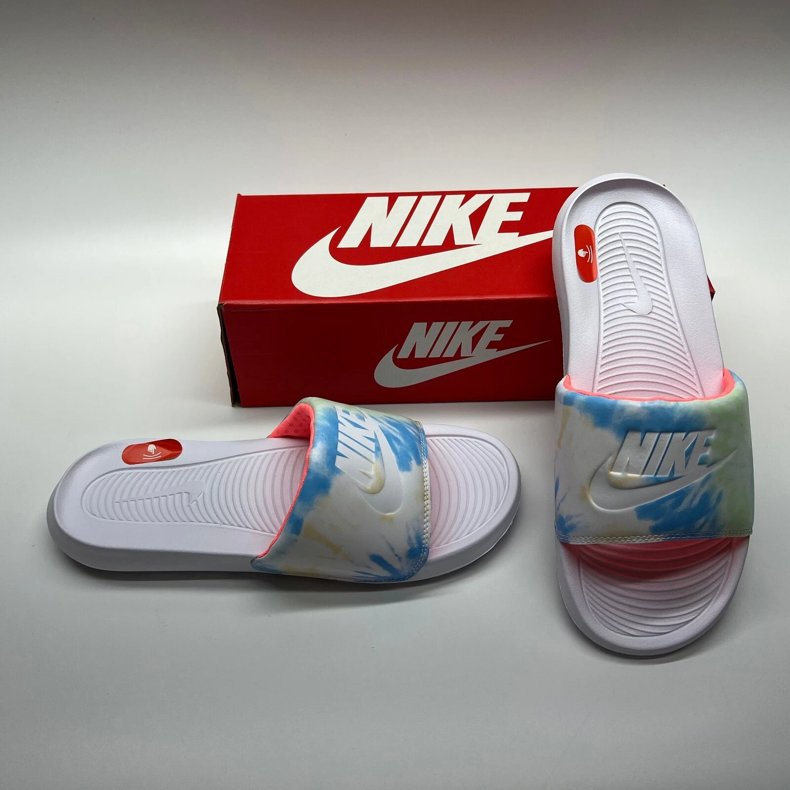 Scarpe sandali Nike Victori One Slide Print CN9676 101 tie dye slides donna 11