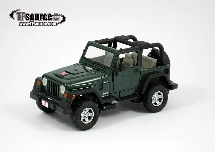 Takaratomy Transformers Binaltech BT-04 Hound featuring Jeep Wrangler - Image 3 of 4