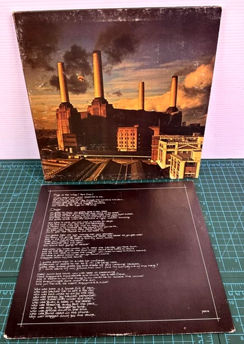 Vintage Pink Floyd Vinyl Record Animals 1977 Columbia JC 34474 Gatefold LP US