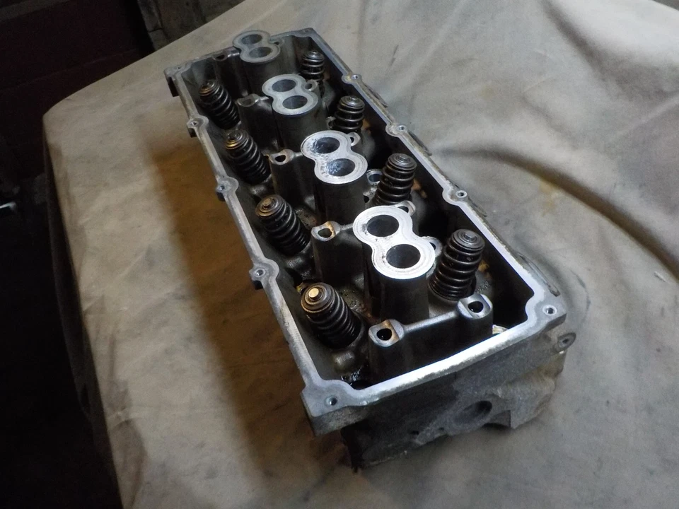 03-05 Dodge Ram 1500 2500 3500 5.7 Hemi cylinder head w 59k miles # 53021616AJ Foto 2 de 4