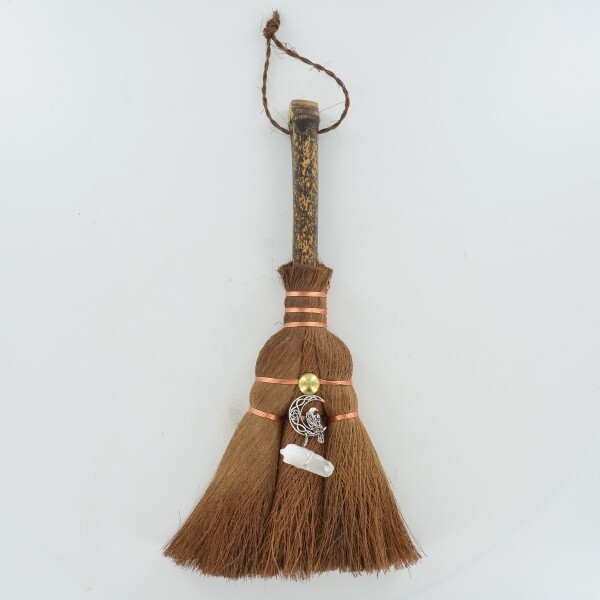 Wiccan Witch's Altar Brush/Broom With Raven & Crystal Pendant 40073