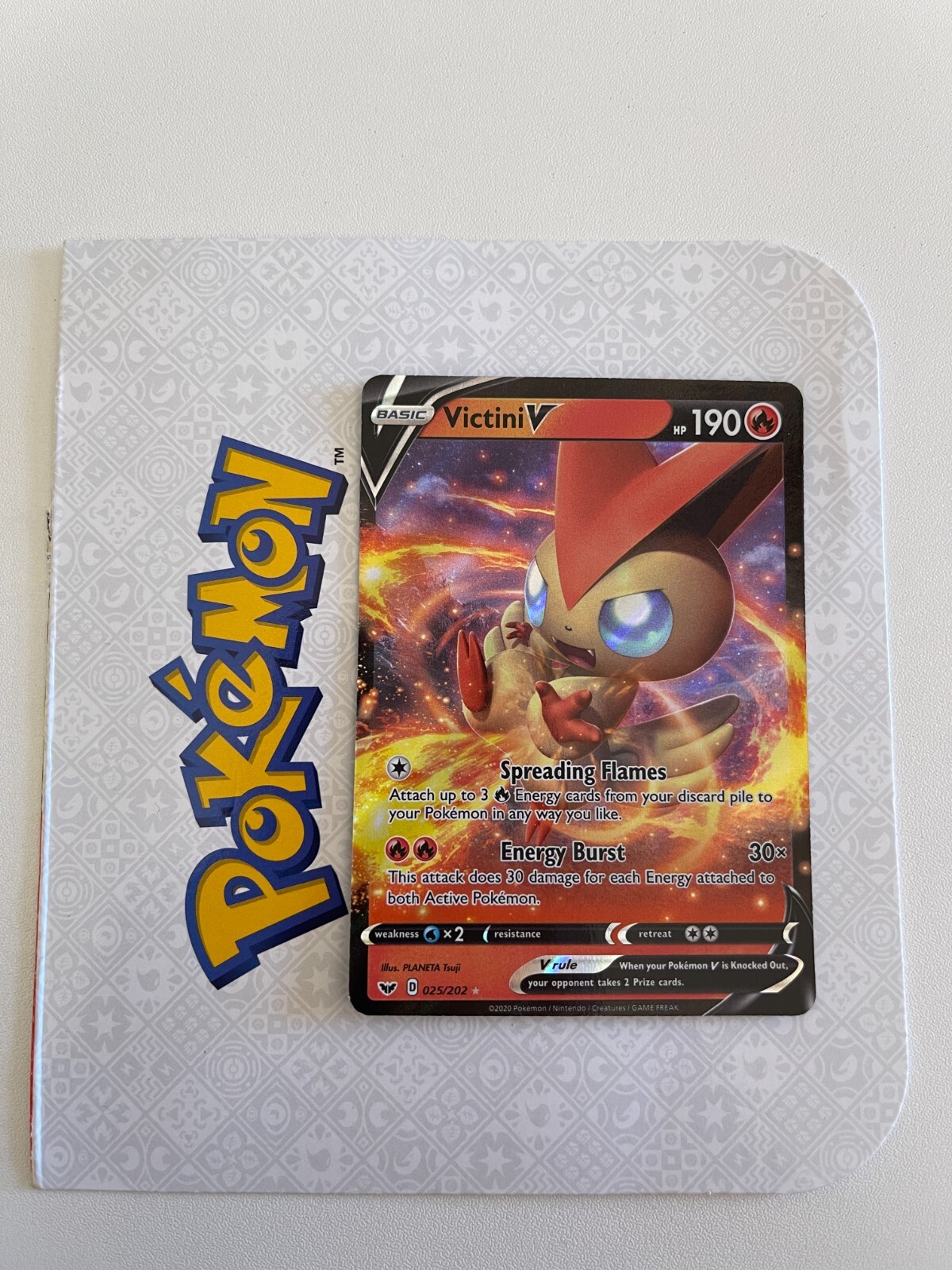 Pokémon TCG Victini V (Sword & Shield Base Set) 025/202 Holo Ultra Rare-NM