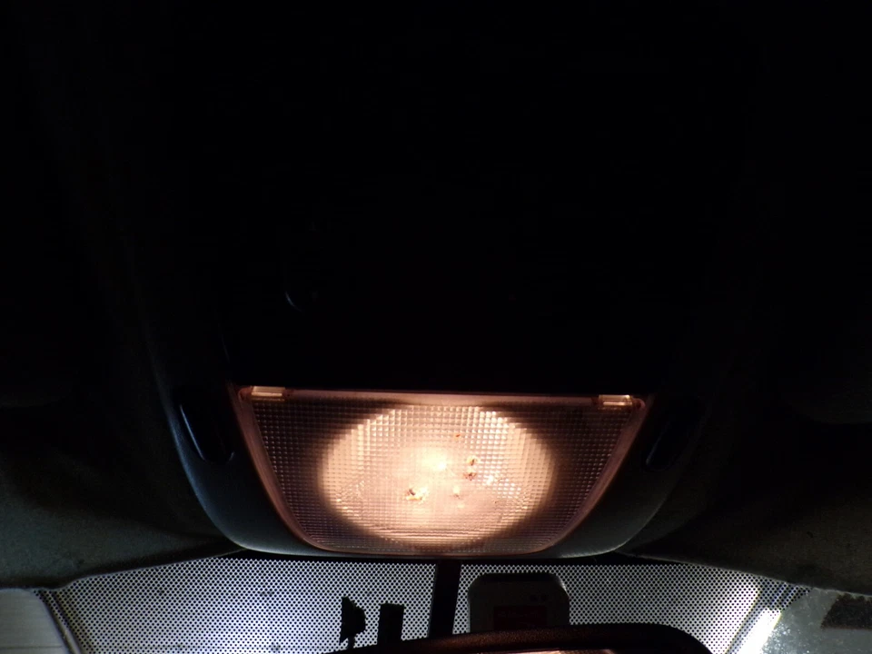 2004 Ford Explorer mapa luz 2002-2005 - Imagem 2 de 4