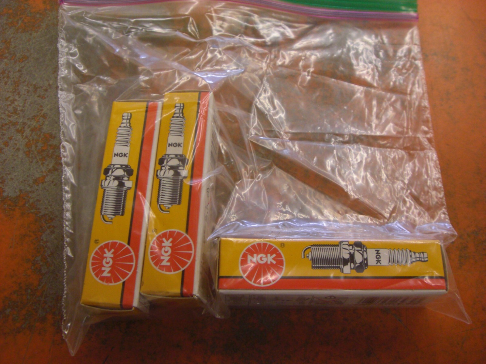 NEW NGK Spark Plug  3932  DCPR7E  Pack Of 3  4-2-4