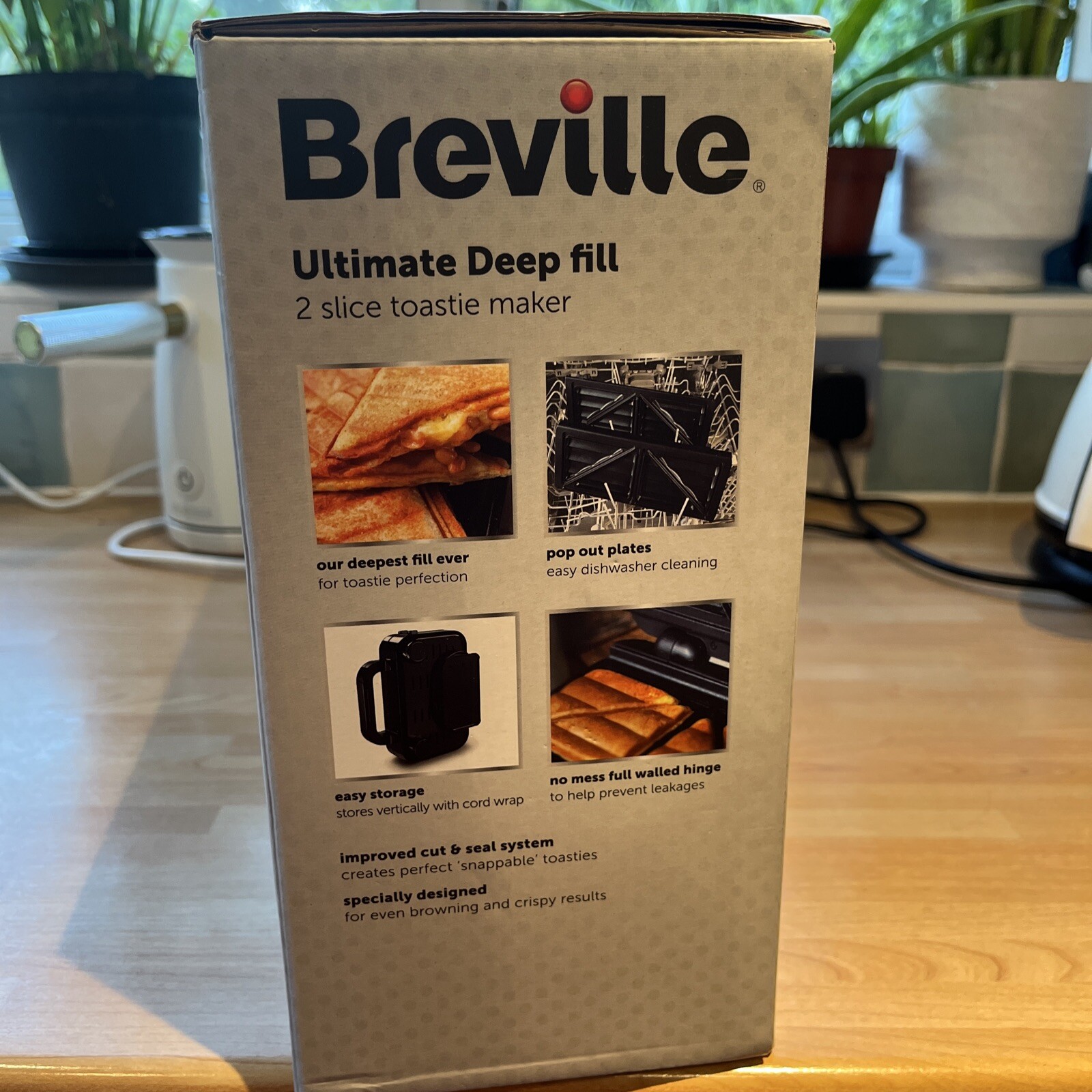 Breville VST082 Ultimate Deep Fill Toastie Maker Black 2 Slice