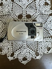 Olympus D-370 1.3 Megapixel Digital Camera  Works