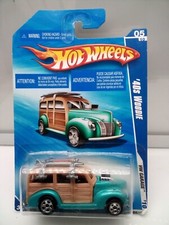 Hot Wheels - Mainline / '40's Ford Woodie Wagon & Surfboards - Model x1
