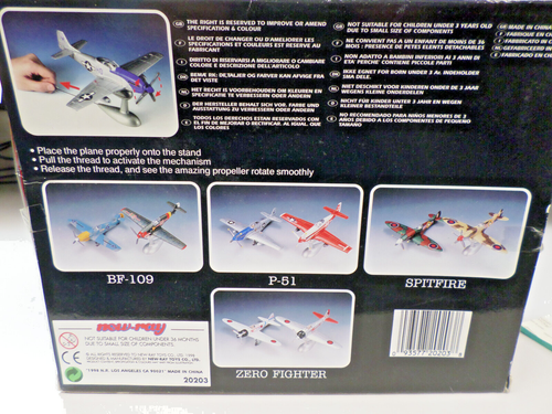 Vintage motorized Supermarine Spitfire 'New-Ray Motorize Propella' fighter plane - Picture 3 of 7
