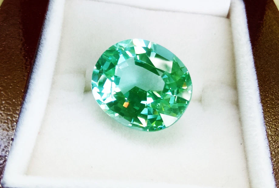 14.95ct. 16x13.5mm.TOP COLOR! NEON GREEN/BLUE PARAIBA COLOR CREATED GEMs AAA+ — 第 2/4 张图片