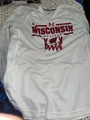 Wisconsin Badgers -- 2019-2020 B1G 10 Tournament Warm Up Shirt, Men's Large