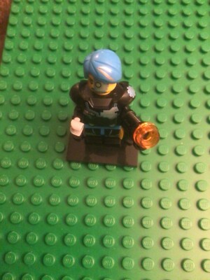 LEGO Collectible Minifigure Series 16 Cyborg Girl Robot AI 71013 #3 - Main Image